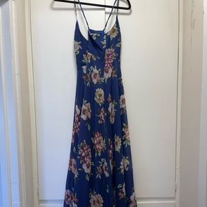 Lulu’s navy blue floral dress. Worn once as a bridesmaid. Size small.